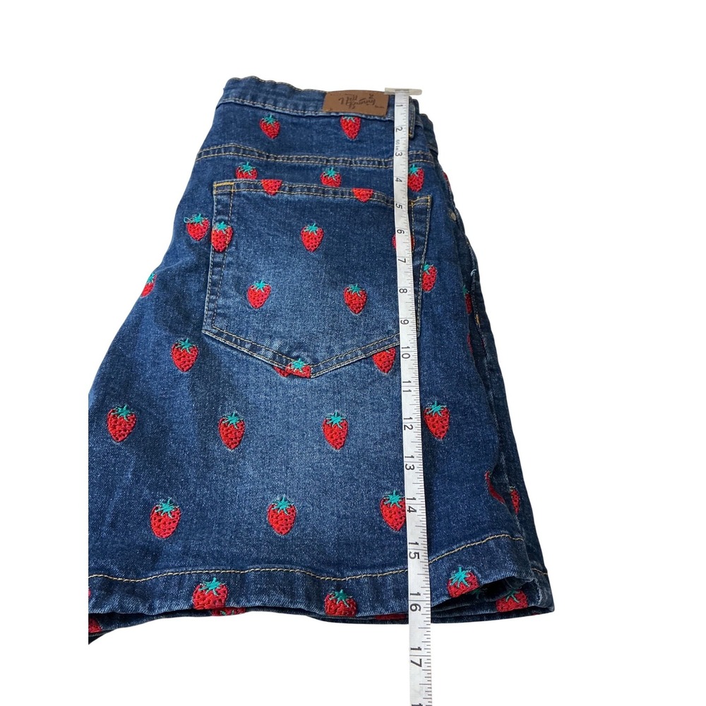 Hell Bunny Strawberry Embroidered Denim Shorts Dark Wash High Rise W28 HLB50185 - Picture 8 of 12